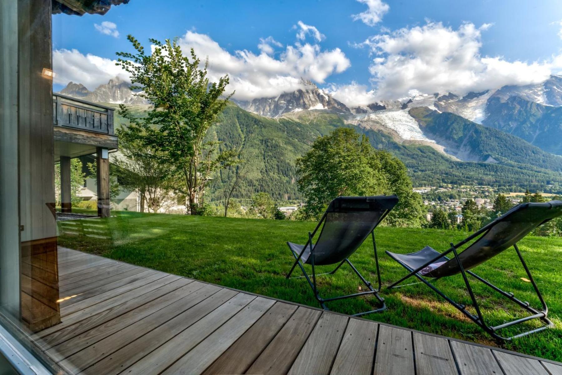 Hibou Villa