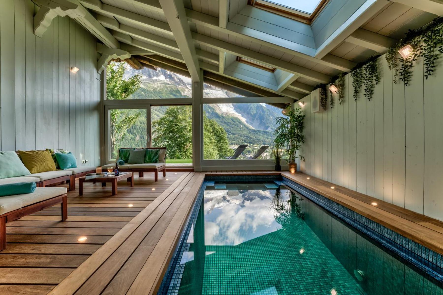 Hibou Villa